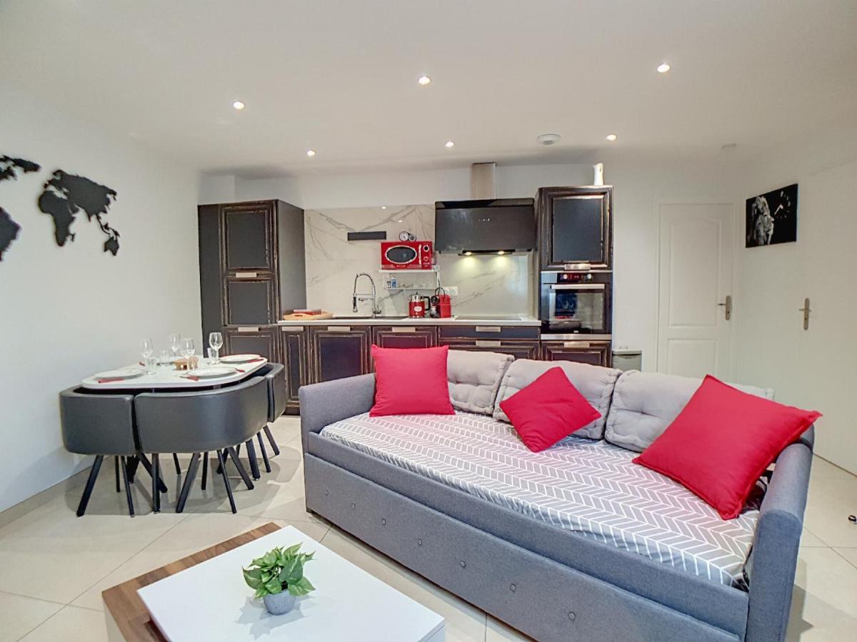 Stop Chez M Select Street Appartement Saint-Fons